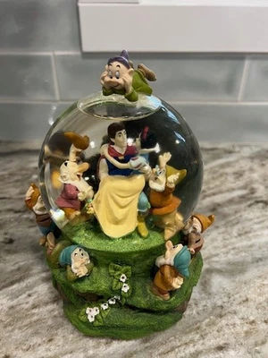 Globo musical vintage de Blancanieves de Disney juguetón melodía funciona Foto 1 de 4