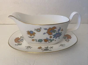 Vintage Royal Doulton Madrigal Oval Gravy Sauce Boat with Underplate EUC - Picture 1 of 6
