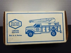 ERTL 1993 BALTIMORE GAS AND ELECTRIC UTILITY BUCKET TRUCK DIECAST Bank W Key - Picture 1 of 4