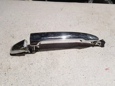 Manija de puerta delantera cromada lado pasajero Lexus RX400h Foto 1 de 4