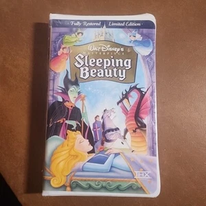 NEW Disney Masterpiece Sleeping Beauty VHS Limited Edition Clamshell Restored! - Foto 1 di 8