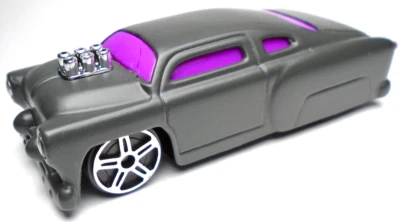 2018 MAISTO FRESH METAL LEADFOOT GRAY 1:64 DIECAST 2 7/8" CAR WITH PINK & CHROME - Image 1 of 4
