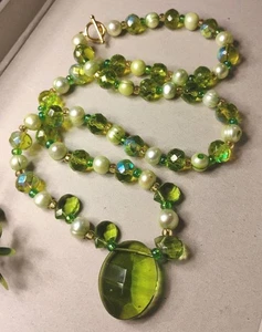 Artisan! AB, Dyed Green Freshwater Pearls, Glass Briolettes 22" Toggle Necklace! - Picture 1 of 10