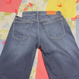 NWT Lucky Brand Womens Denim  Bermuda Shorts Size 6/28 Waist NEW Zipper Closure - Picture 1 of 4