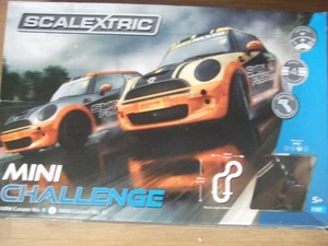 MINI CHALLENGE SCALEXTRIC SET. - Bild 1 von 16