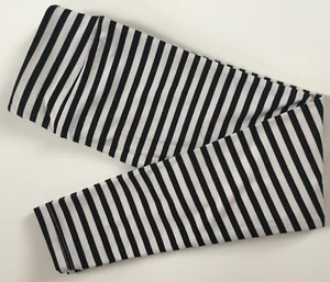 Girls S/M LuLaRoe ~ BLACK & WHITE STRIPED ~ Leggings; KIDS SIZES 2-8; stripes - Picture 1 of 3