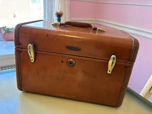 Vintage Samsonite Schwayder #4612 Brown Faux Leather Makeup Train Hard Case - Picture 1 of 9