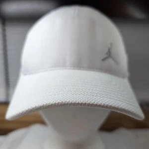 Air Jordan Jumpman Gray Logo Flexfit Panel Stretch White Hat - Picture 1 of 9