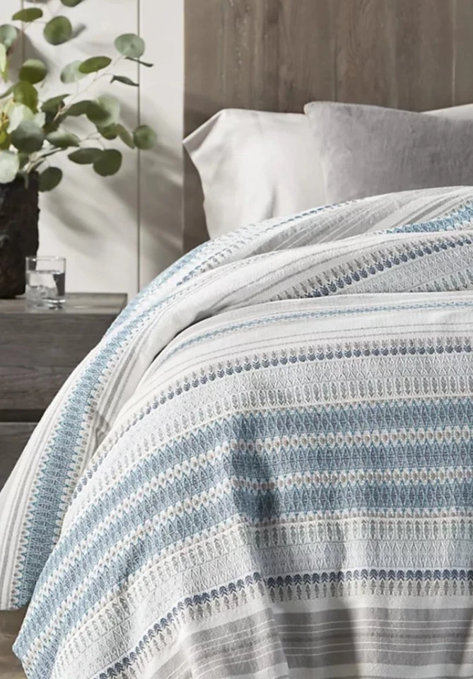 Funda nórdica Coyuchi Lost Coast orgánica tamaño king/cal king color marino con gris Foto 1 de 4