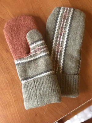 Mitones suéter de lana hechos a mano forrados con vellón nuevo. Damas M ¡Encantador y cálido!  Foto 1 de 2