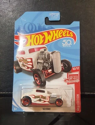 Hot Wheels Red Edition Target Exclusive_ 2018  #10/12 _ 1/64 _ '32 Ford - Photo 1/3