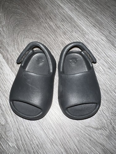 Adidas Yeezy Slide 'Dark Onyx' nere scivoli per bambini ragazzi taglia US 3K