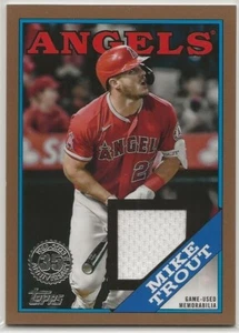2023 Topps Series 2 Mike Trout 1988 Topps GOLD Border Relic 28/50 L.A. Angels - Bild 1 von 2