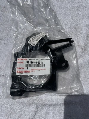 Lexus RX350 RX450H 2012-14 nuevo OEM SOPORTE DE LUZ ANTINIEBLA IZQUIERDA conductores 52126-0E011 Foto 1 de 3