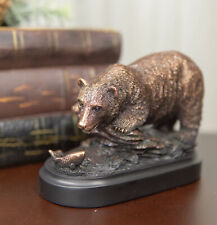 Statue d'ours sauvage s'attaquant au poisson - finition bronze 5,5 pouces sculpture figurine