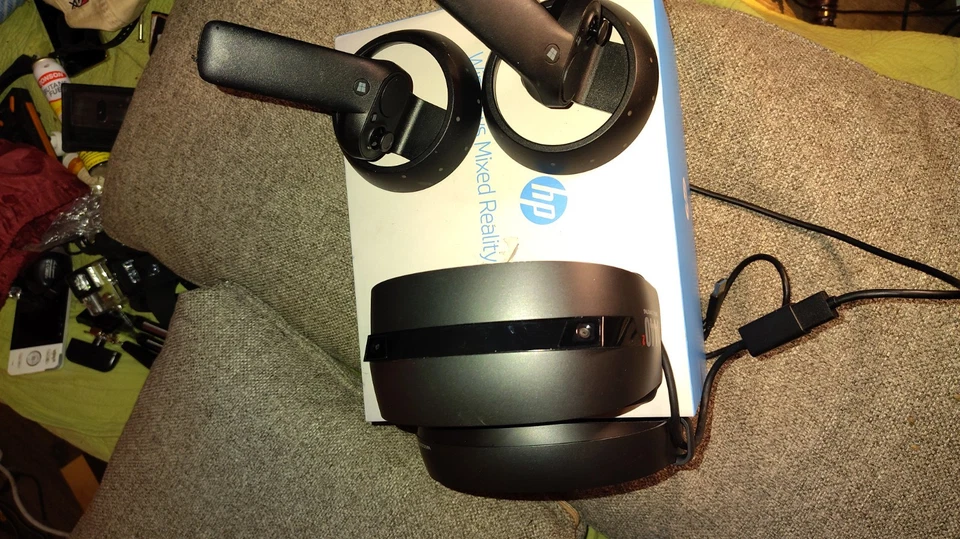 Mixed Reality Controlers VR Headset - Image 1 of 2