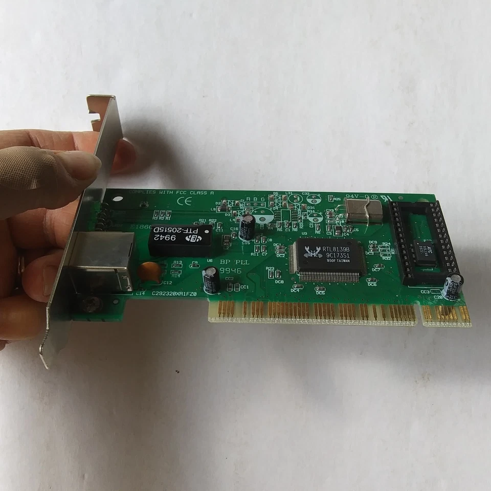 Realtek RTL8139B PCI Ethernet Network Interface Card 10/100Mbps LAN Adapter - Image 1 of 4