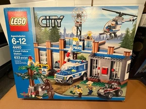 LEGO CITY: Estación de Policía Forestal (4440) SELLADO DE FÁBRICA - Imagen 1 de 4