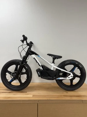 STACYC 20eDrive Brushless Electric Balance Bike - Image 1 of 4