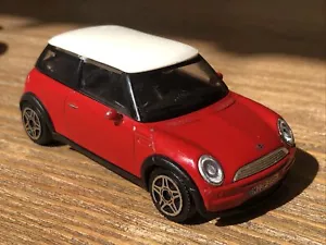 Burago Mini Cooper 1/43 Diecast Model Red/ White Roof Italy VGC - Picture 1 of 6