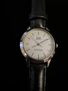 Q & Q Watch Unisex New Battery Hardly Worn - Picture 1 of 7