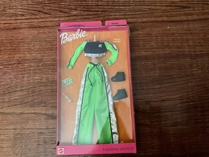 Barbie Hip Fit Metro Styles Fashion Avenue NIB Clothing Outfit 25701 Mattel 2000 - Picture 1 of 1