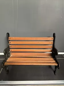 (n2) Banc de jardin pour poupée Fonte Et bois décoratif à Relief - Bild 1 von 14