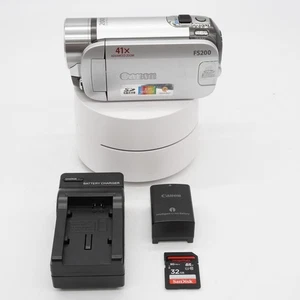 Canon FS200 Silver Digital Camcorder 41X Digital Zoom w/Charger & 32SD Tested! - Picture 1 of 11