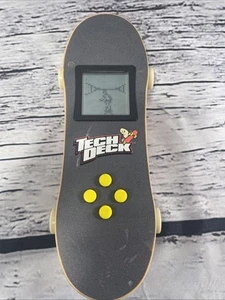 VINTAGE TECH DECK ELECTRONIC HANDHELD SKATEBOARD GAME - Picture 1 of 8