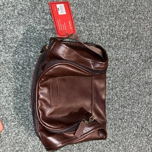 Borsa da viaggio Perry Ellis marrone portafoglio in pelle pochette borsa a mano - Foto 1 di 4