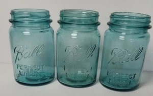 3 Ball Perfect Mason Blue Jars Pint Size - Picture 1 of 9