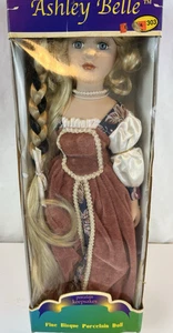 Ashley Belle feines Biskuitporzellan Andenken Puppe mit Ständer Limited Edition - Bild 1 von 10