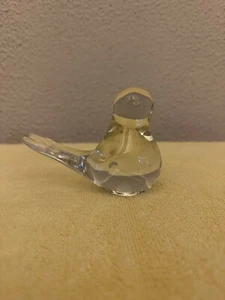 De colección. Pisapapeles de vidrio soplado Bird of Happiness con burbujas limitadas 5 pulgadas x 3,5 pulgadas - Imagen 1 de 5