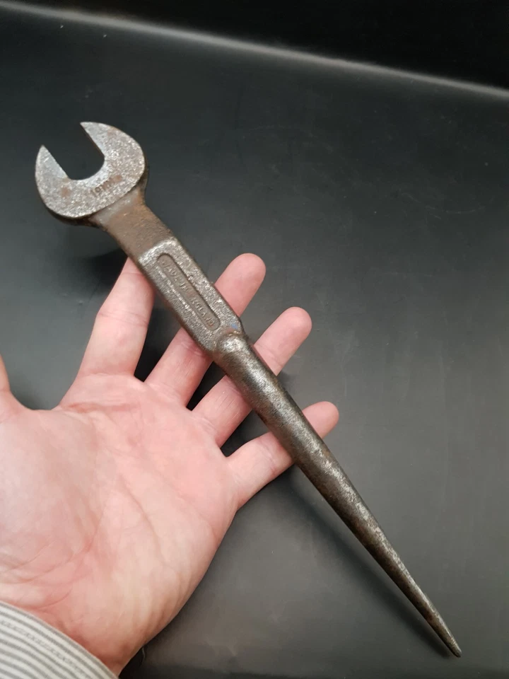 19mm Vintage English Snail Spanner scaffold wrench 1/2 W alignment bar Rat Tail  - Image 1 of 4