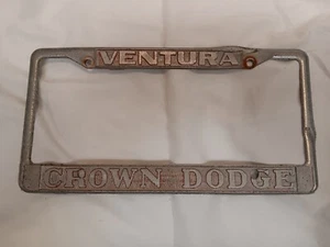 Telaio targa metallo Crown Dodge, Ventura, CA, concessionario auto - Foto 1 di 3