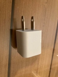 OEM Genuine Original Apple iPad 20W USB-C Wall Charger Power ADAPTER - Picture 1 of 3