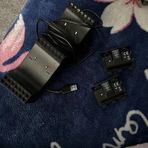 snakebyte Xbox TWIN CHARGE SX Black Xbox Series X|S Charging Station A72 - Picture 1 of 2
