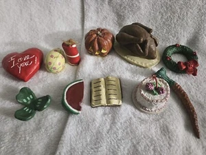 Vintage 11 kleine Ton Keramik handbemalt Urlaub Motiv Sammlerstück Dekorationen - Bild 1 von 12