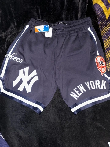 Pro Standard New York Yankees Shorts XL Cover