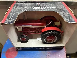 Ertl IH 660 Collector Edition Diecast Tractor 1/16 - Picture 1 of 3