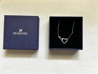 Collar Swarovski Swarovski Infinity Corazón, Blanco, Acabado Metal Mixto Foto 1 de 3