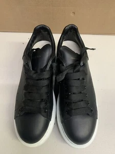 Sneaker Alexander McQueen oversize in pelle moda uomo bianco e nero taglia 8,5 - Foto 1 di 8