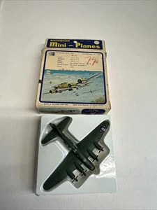 Bachmann Mini-Planes B-17 Vintage Toy - Picture 1 of 9