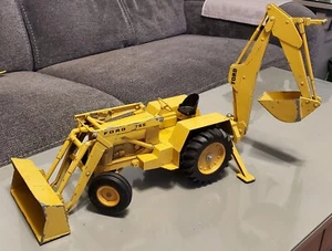 ERTL 1:12 Ford 755 Backhoe Tractor - Picture 1 of 15