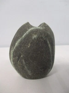 Jarrón de roca tallada LEE SPILLER ~ MCM ~ ARTISTA DE NEW HAMPSHIRE MAINE / FIRMADO 3 1/2" - Imagen 1 de 6