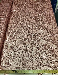 "Tela de lentejuelas rizadas rosa mate sobre malla de polietileno ""La lentejuela espiral"" - BTY  - Imagen 1 de 8