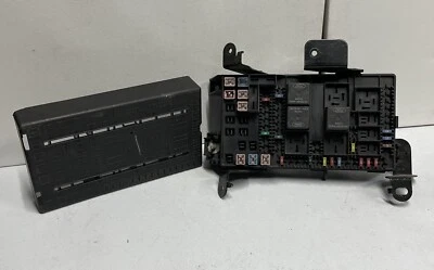 2005 Ford Superduty F250 F350 Excursion Fuse Block Junction￼ Box  5C3T-14A067-BD - Image 1 of 4