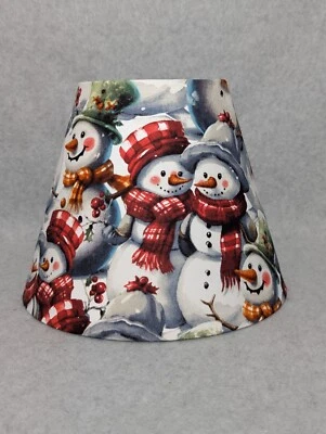 Pantalla de lámpara muñeco de nieve.  Navidad.  Vacaciones.  Mujer Foto 1 de 4