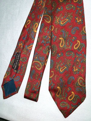 Corbata de seda granate Saks Fifth Avenue de colección, verde azul amarillo paisley Foto 1 de 4