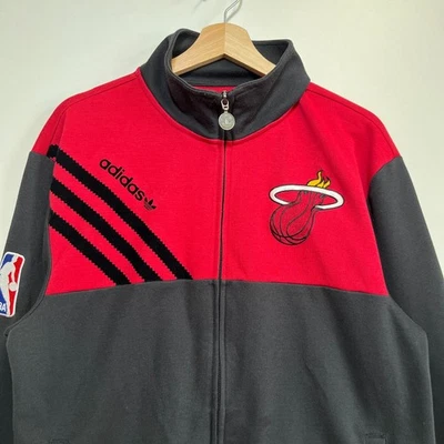 Chaqueta de Pista Roja Adidas Miami Heat Años 00 De Colección Talla L Cremallera Foto 1 de 4